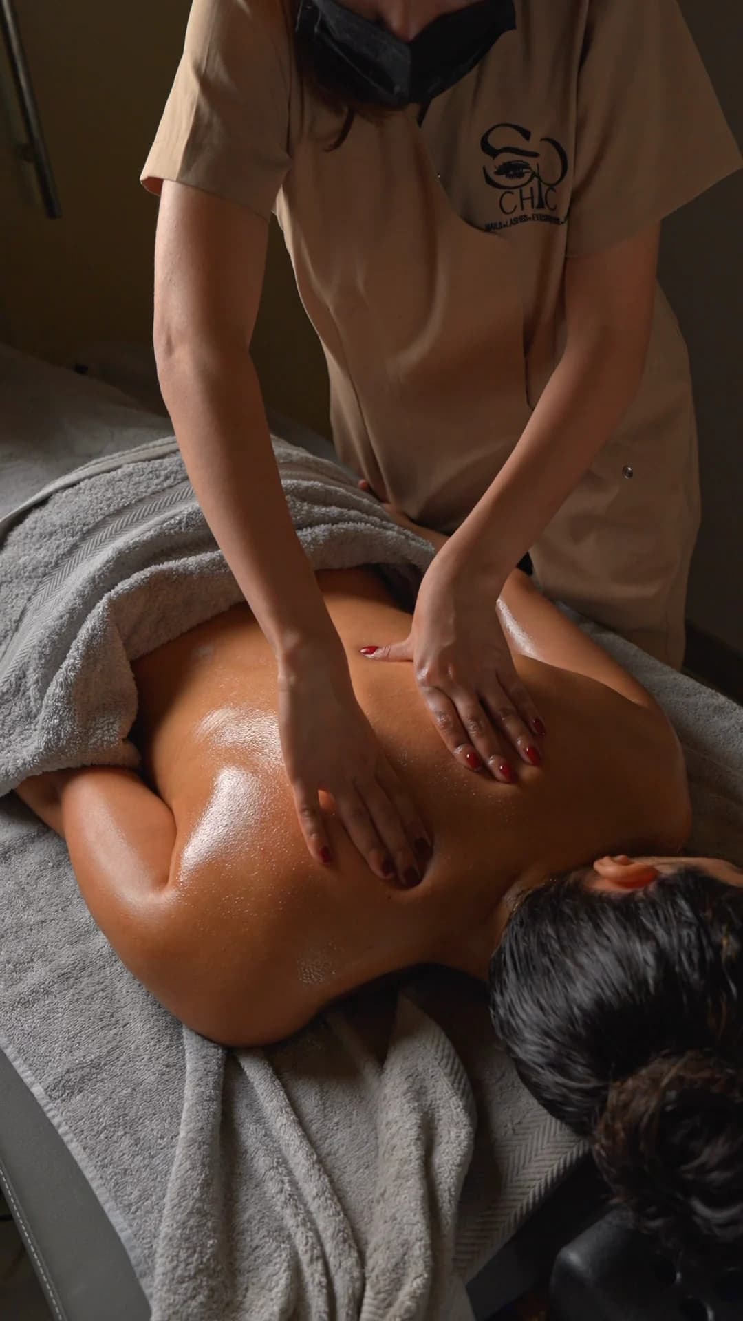 Back massage at SoChicDXB